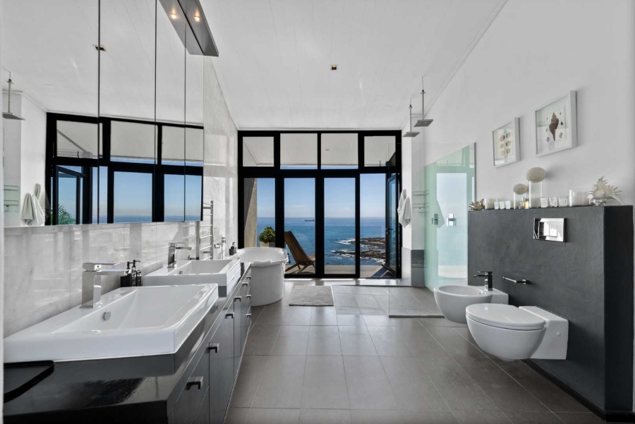 To Let 3 Bedroom Property for Rent in Bantry Bay Western Cape